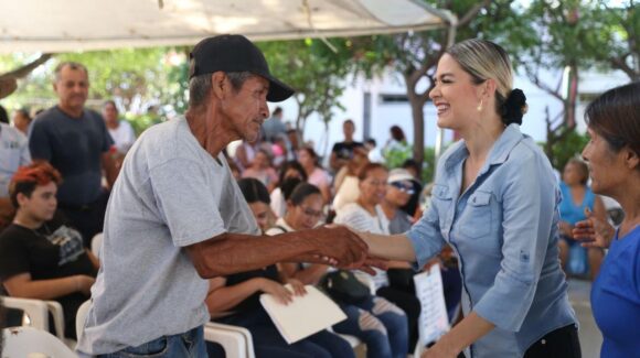Llevan el programa ‘Contigo Mazatlán’ a la Francisco I. Madero y Gobierno recibe 85 solicitudes de atención