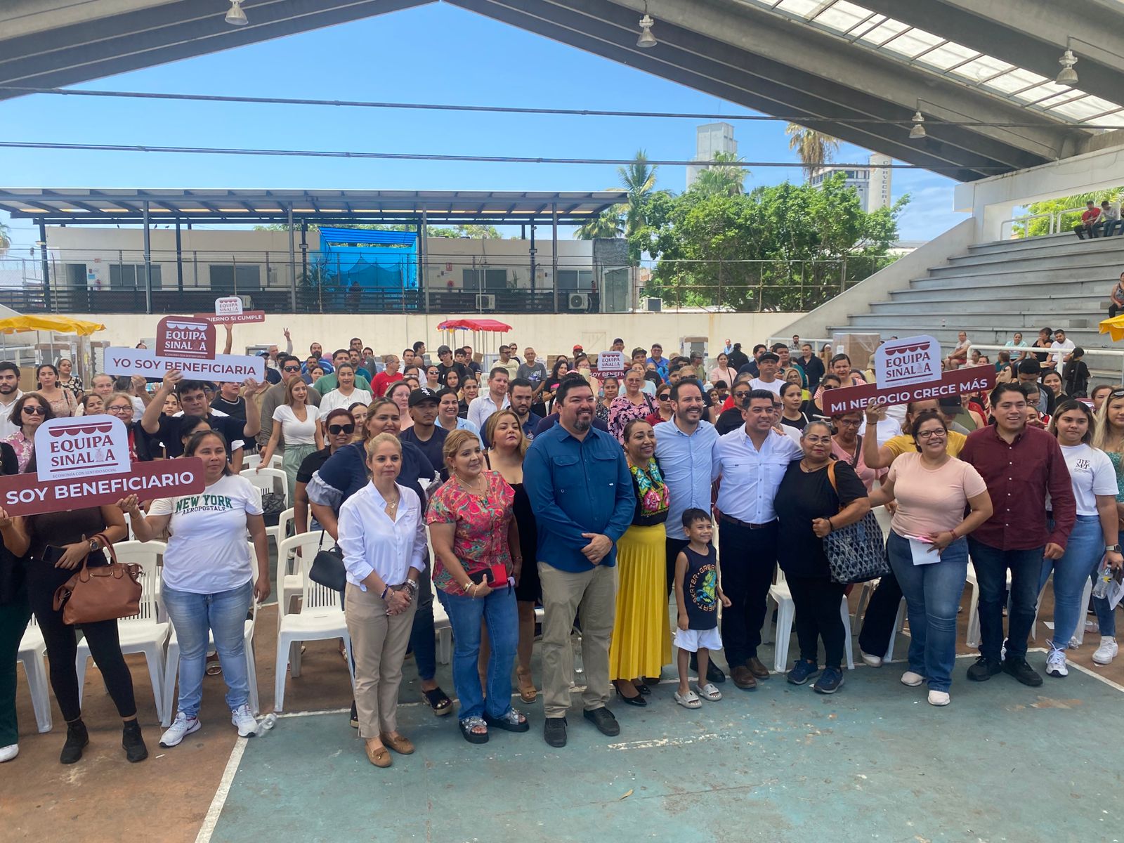 Un total de 113 microempresarios en Mazatlán reciben equipamiento con el programa “Equípate"