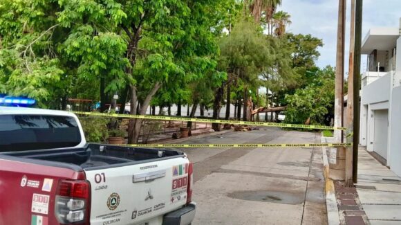 ¡Madrugada lluviosa en Culiacán! Sin daños graves, pero sí muchos charcos: Protección Civil