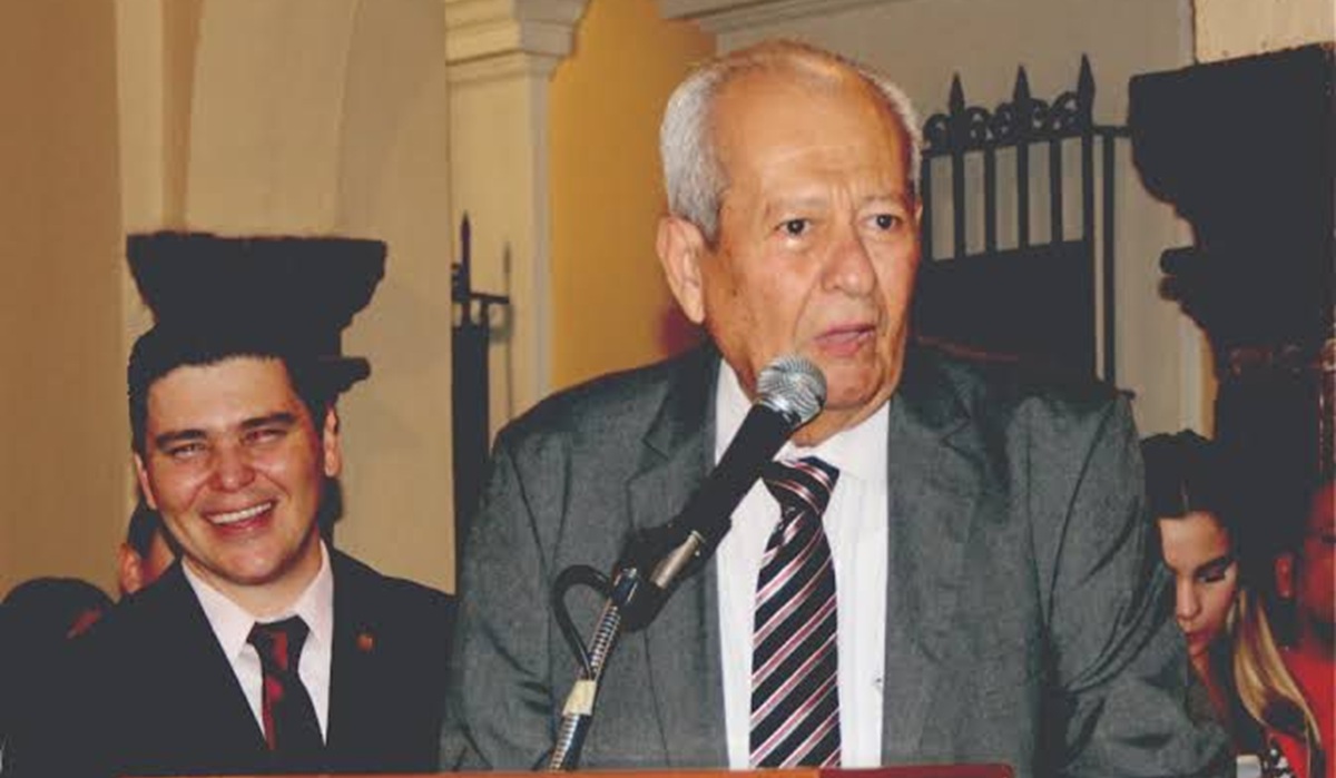 Fallece Raúl René Rosas Echavarría