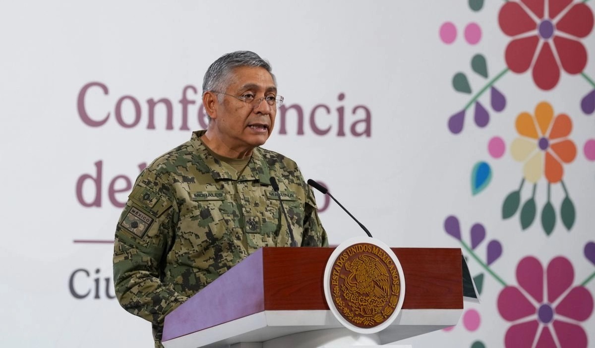 Raymundo Morales, secretario de Marina