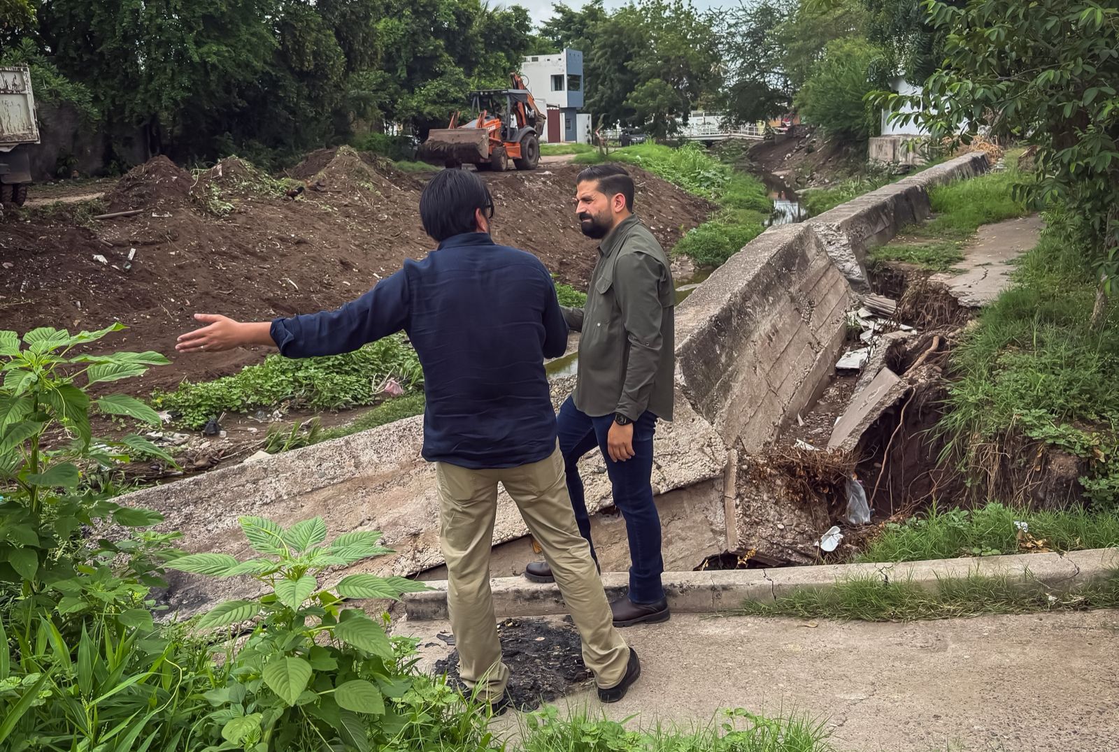 Alcalde de Culiacán recorre colonias Progreso y 7 Gotas