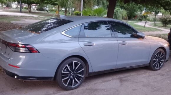 ¡Estaba mal estacionado! Recuperan auto robado en la zona norte de Culiacán