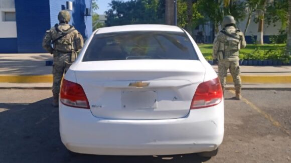 En Culiacán, recuperan auto y moto que habían sido despojados