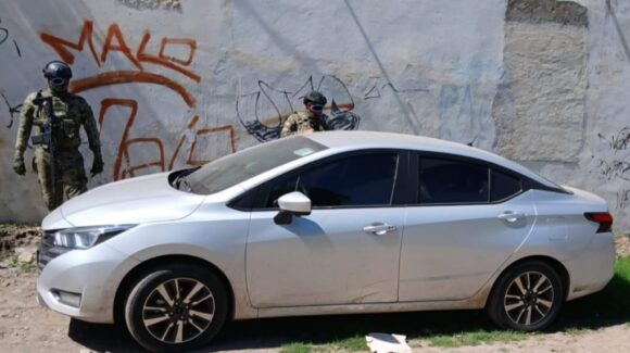 ¡Estaban abandonados! En distintos hechos, recuperan dos autos robados en Culiacán
