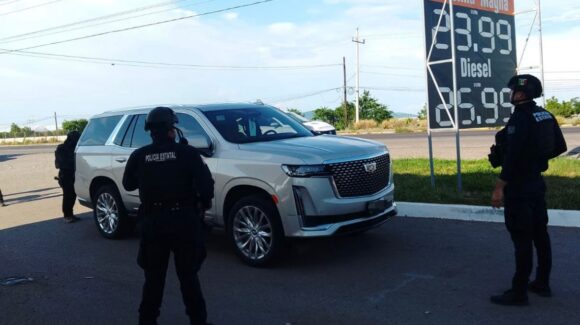 Recuperan en la Culiacán-Eldorado una Escalade que acababa de ser robada