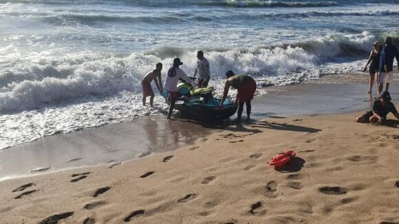 Entre 5 y 12 rescates del mar por negligencia de turistas, apunta Protección Civil en Mazatlán