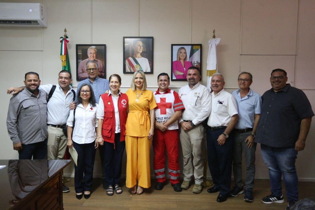 Estrella Palacios se reúne con integrantes del Consejo de Cruz Roja Mazatlán