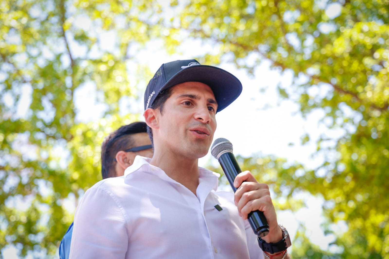 "Que el deporte llegue a más colonias": Rommel Pacheco entrega cancha rehabilitada en Culiacán