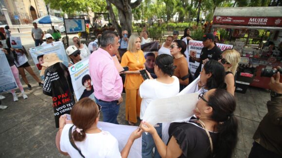 ‘Decepcionan que digan una cosa y no lo hagan’: familias de desaparecidos a Estrella Palacios