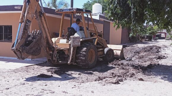 Jumapam renueva red sanitaria en Villa Unión para erradicar escurrimientos de aguas negras