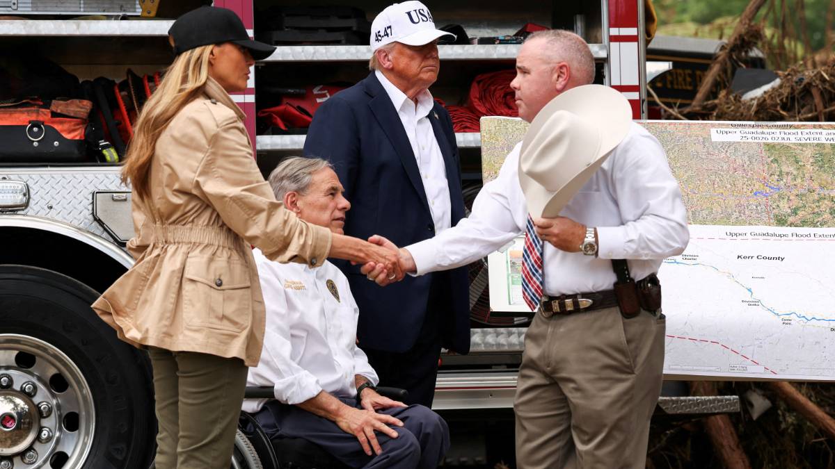 Trump visita Texas tras las devastadoras inundaciones