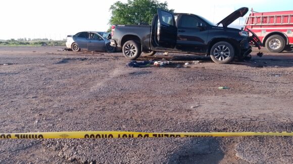 Fuerte accidente deja una persona sin vida en la México 15, en Guasave