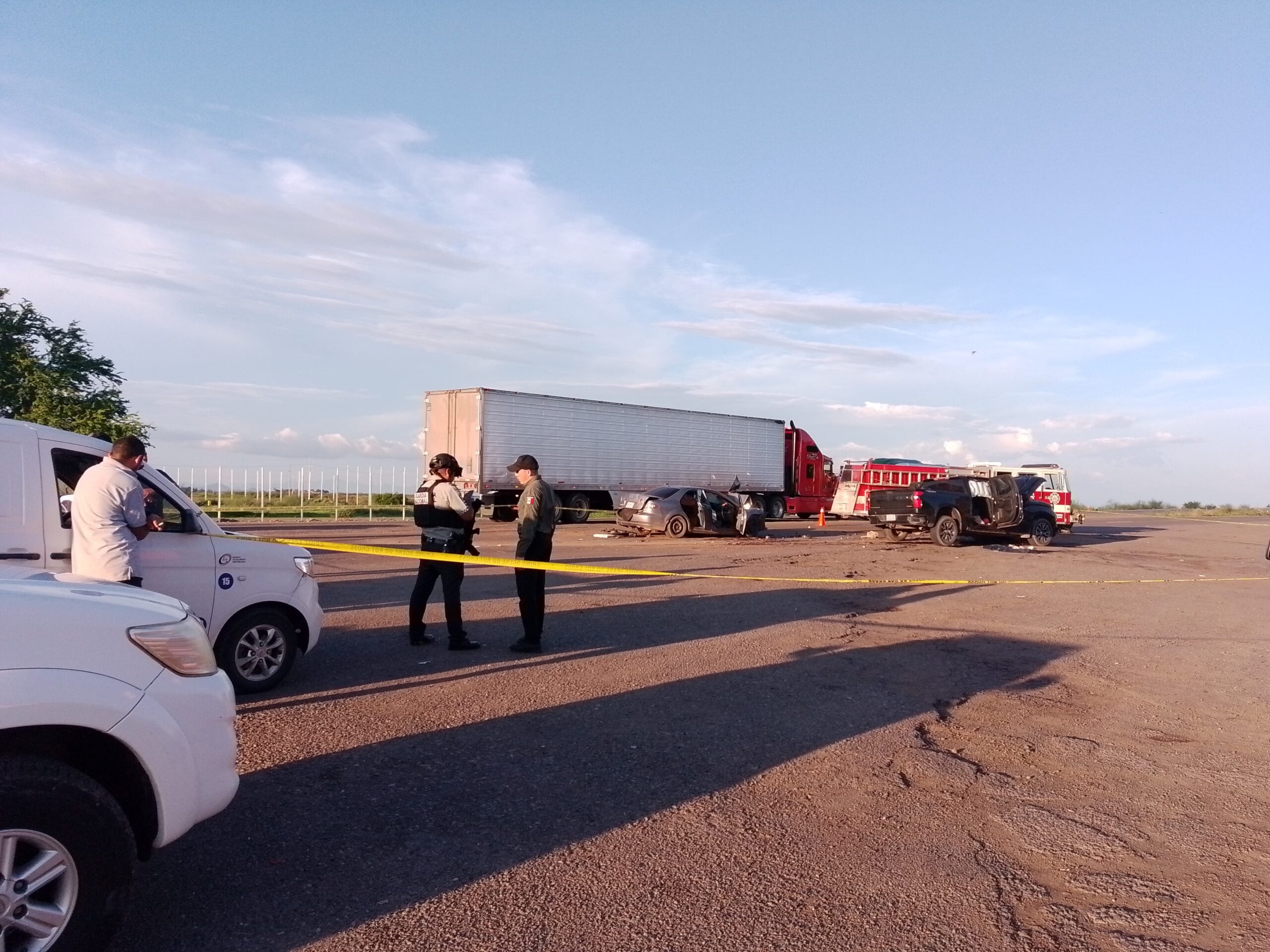 Un fallecido deja choque en la carretera México 15, en Guasave