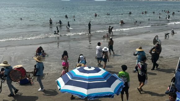 ¡Atención bañistas! Autoridades llaman a adentrarse al mar con precaución en Mazatlán
