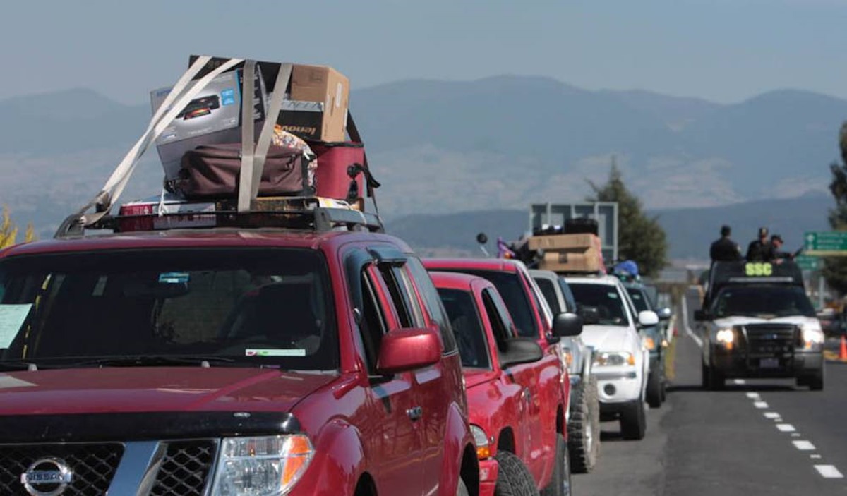 vacacionistas carretera viaje
