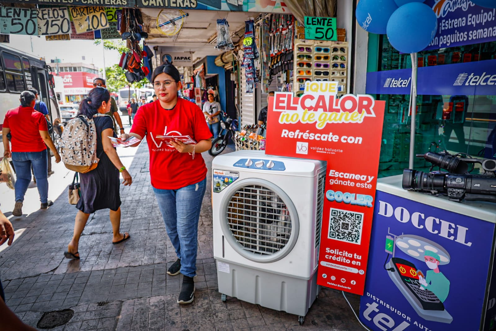 Valdez Baluarte está realizando una dinámica para regalar un cooler