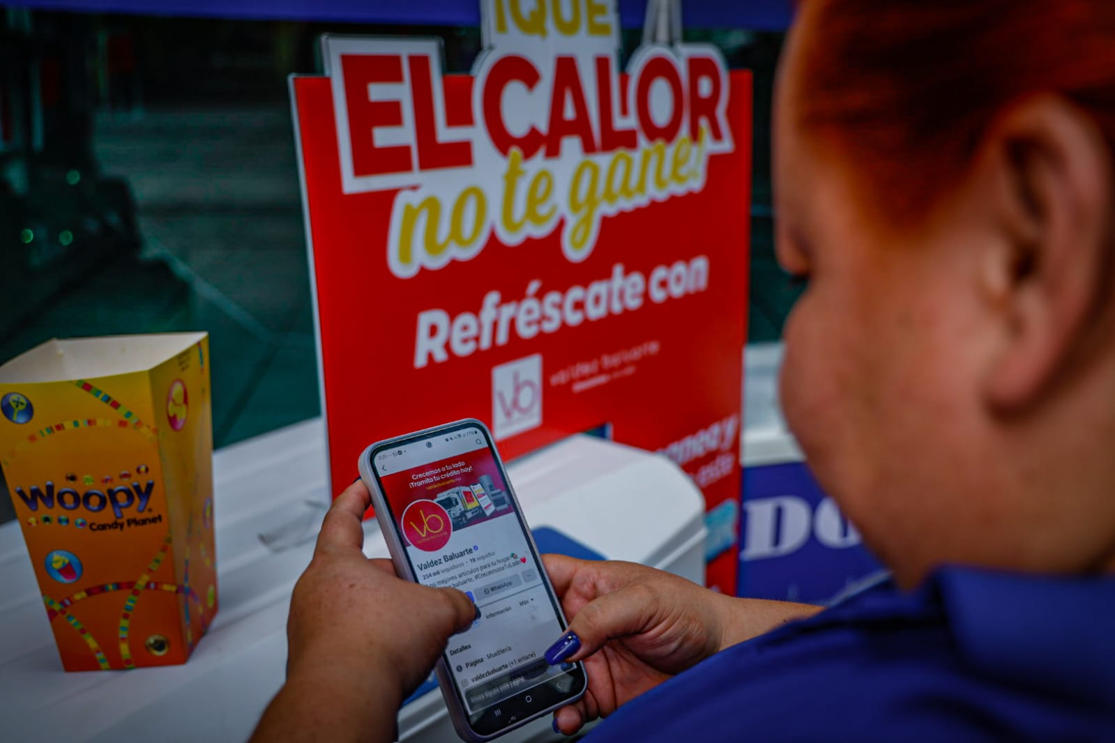 Valdez Baluarte está realizando una dinámica para regalar un cooler