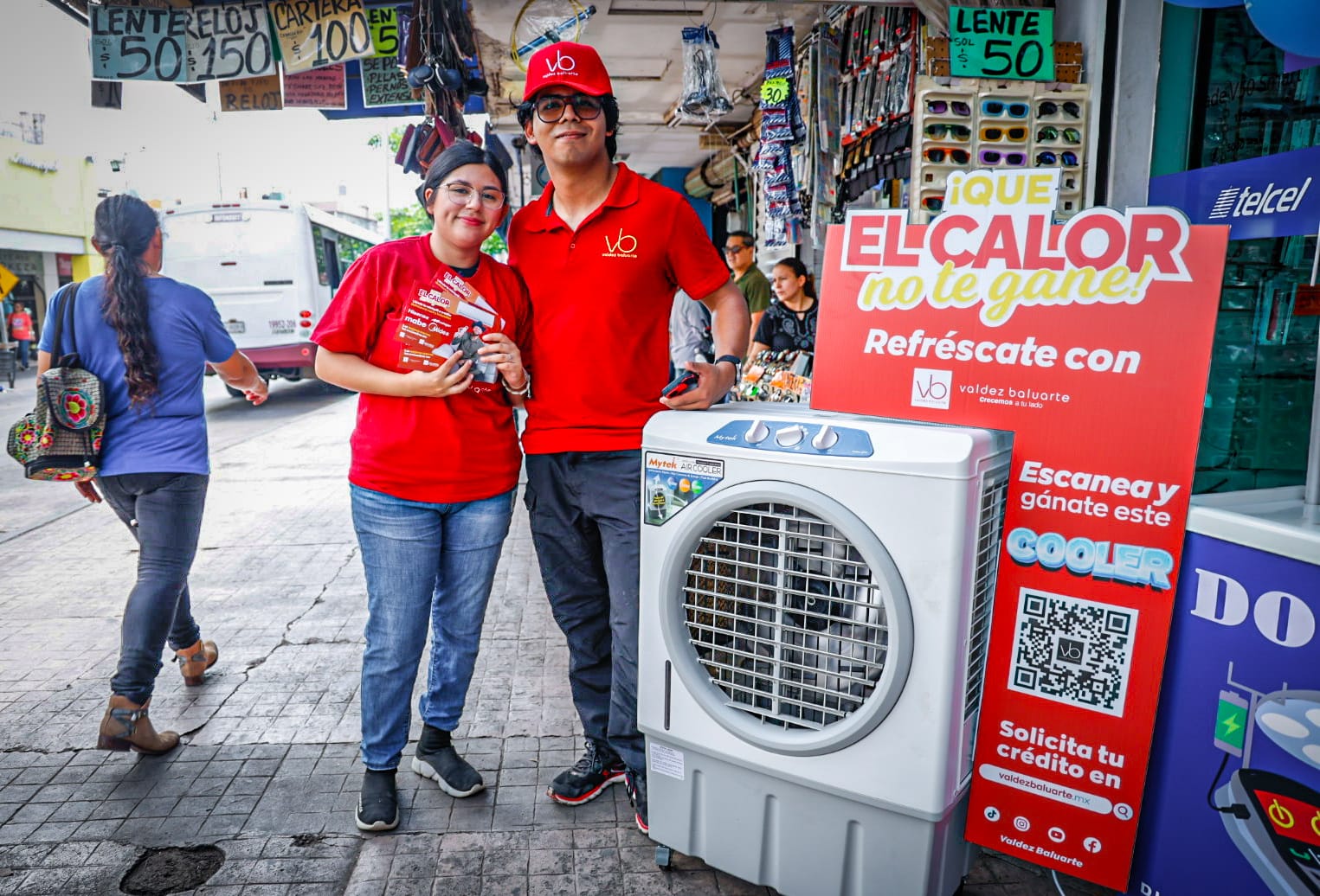 Valdez Baluarte está realizando una dinámica para regalar un cooler