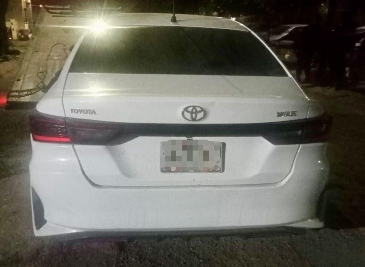 Aseguran dos autos robados y municiones para fusil en Urbi Villa del Cedro, Culiacán
