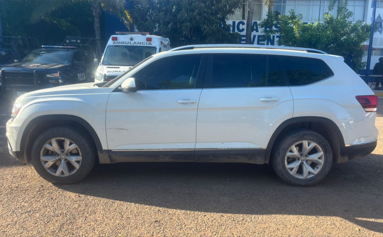 vehículo Volkswagen Teramont con reporte de robo