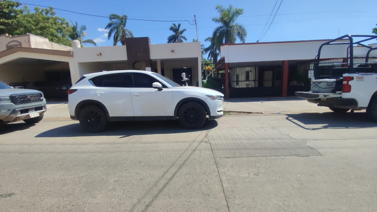 Elementos de la Guardia Nacional aseguran tres vehículos en Charay, El Fuerte