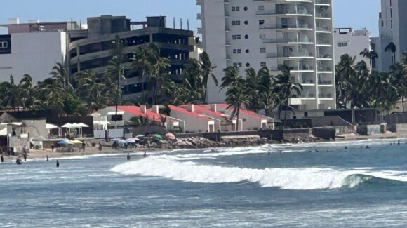 Refuerzan vigilancia costera en Mazatlán, ante variaciones de oleaje tras sismo en Rusia