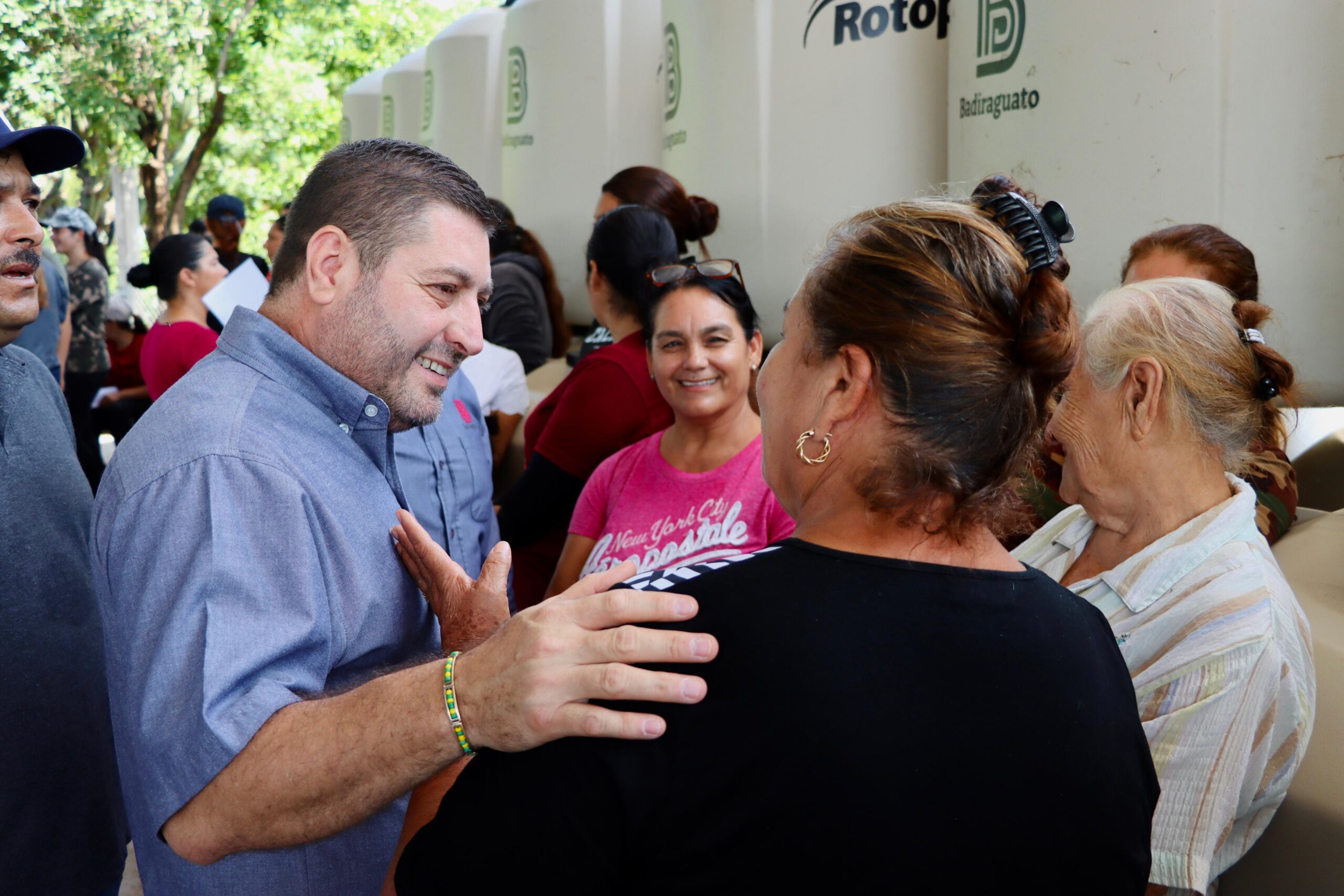 Alcalde de Badiraguato entrega apoyos para estiaje