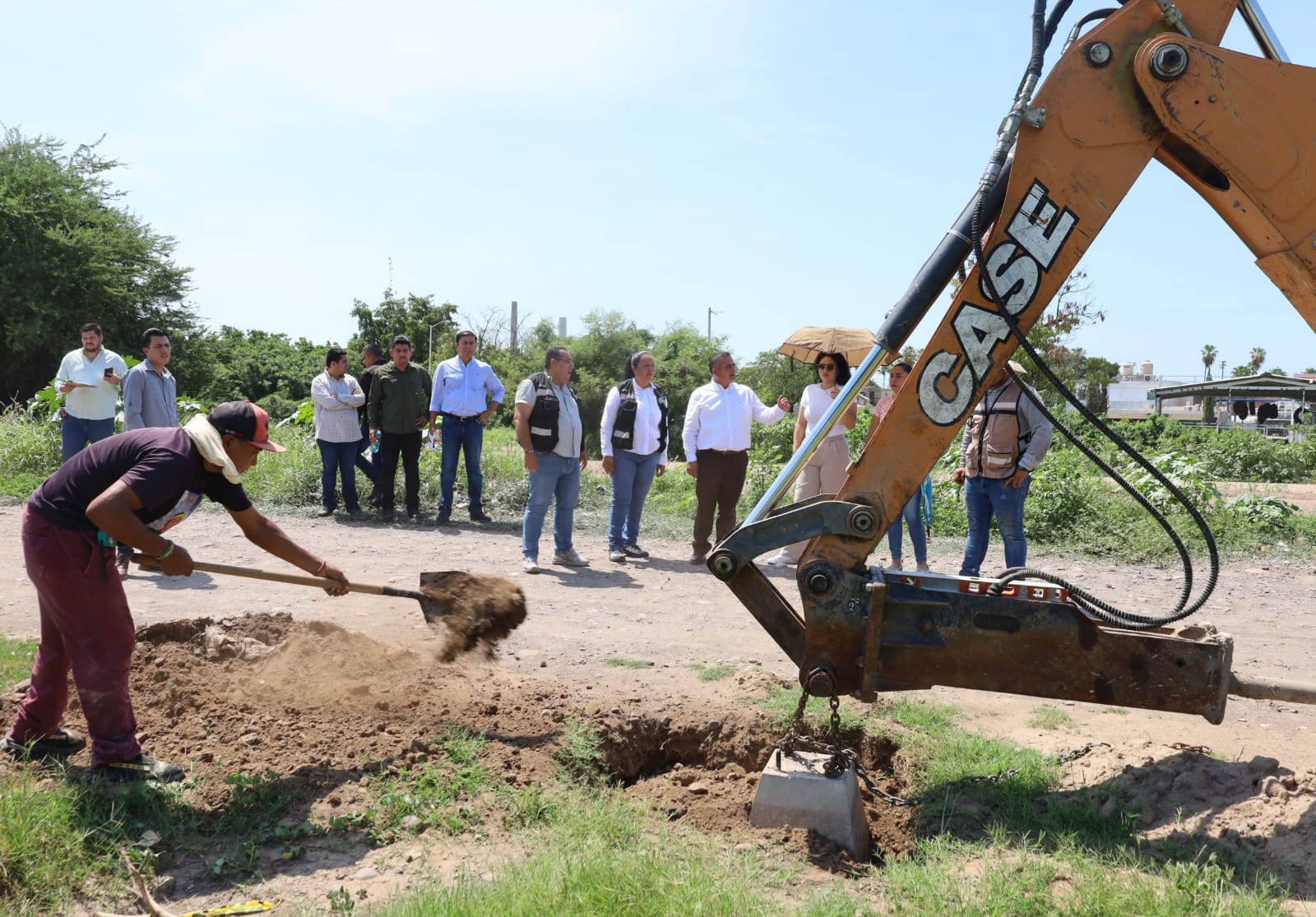 Alcalde de Navolato recorre diversas obras