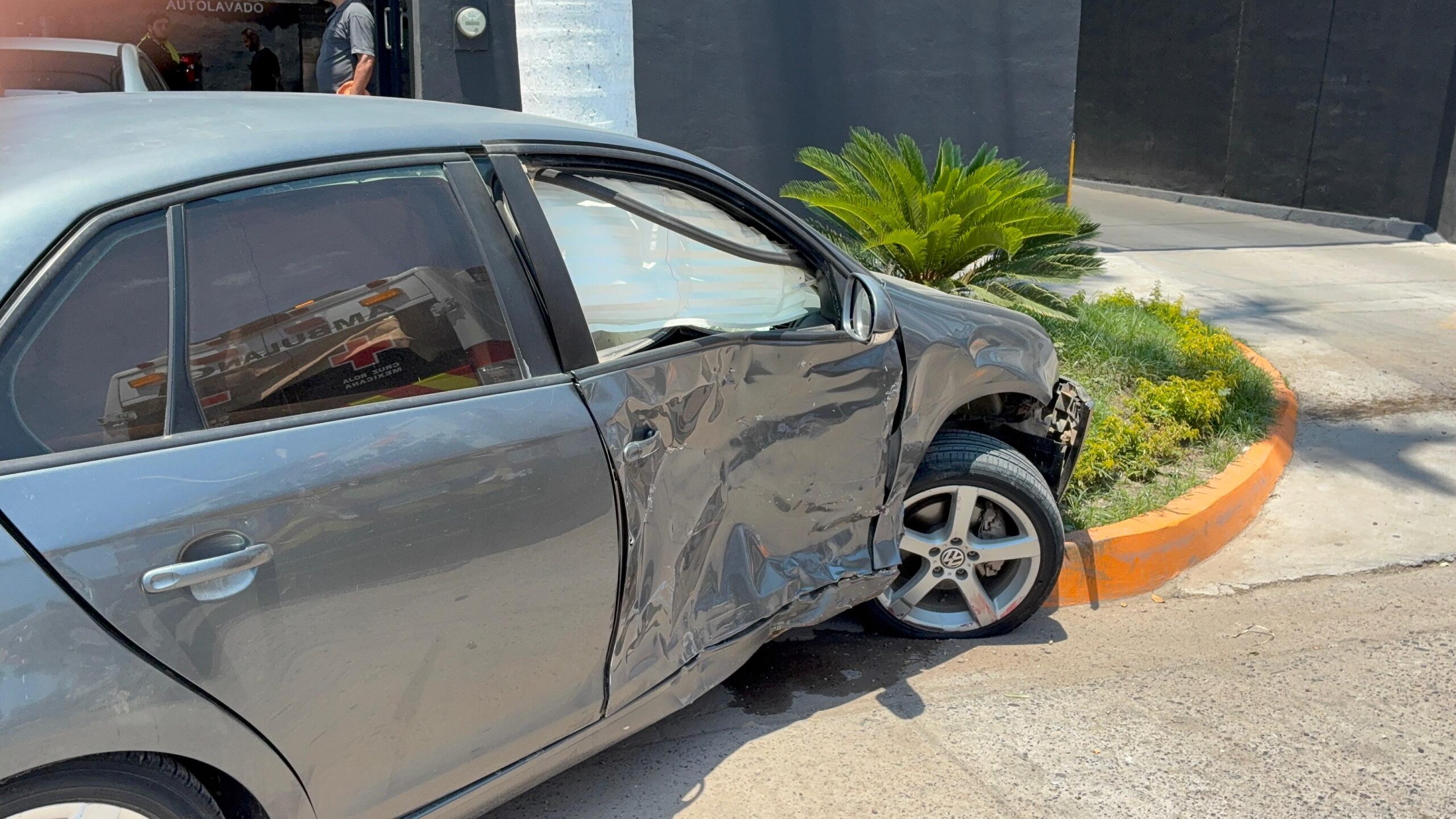 Aparatoso accidente en el sector centro de Los Mochis deja 4 lesionados