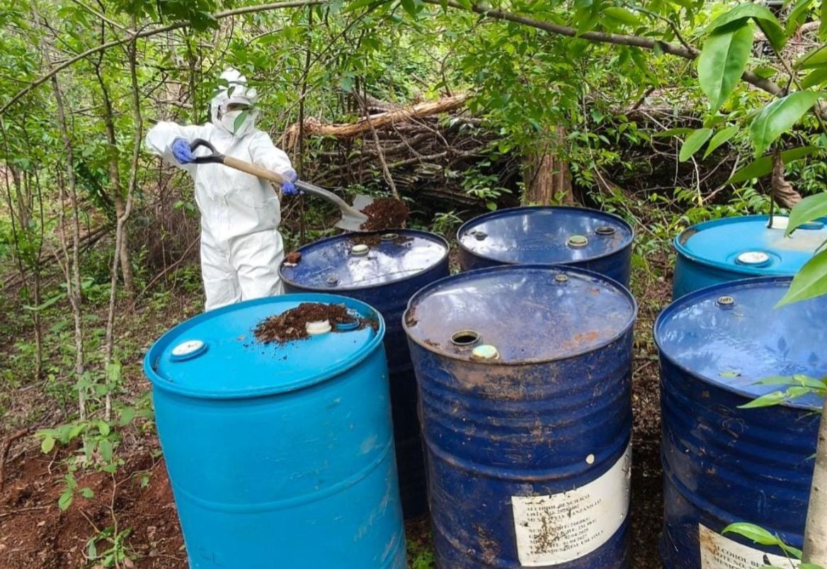 Aseguran 3 áreas de almacenamiento de químicos en Culiacán y Cosalá