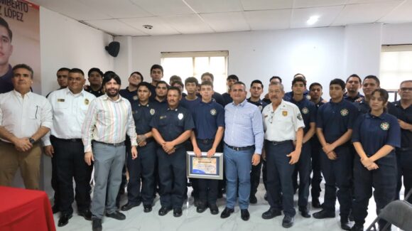 Alcalde Jorge Bojórquez refrenda apoyo económico mensual a Bomberos de Navolato