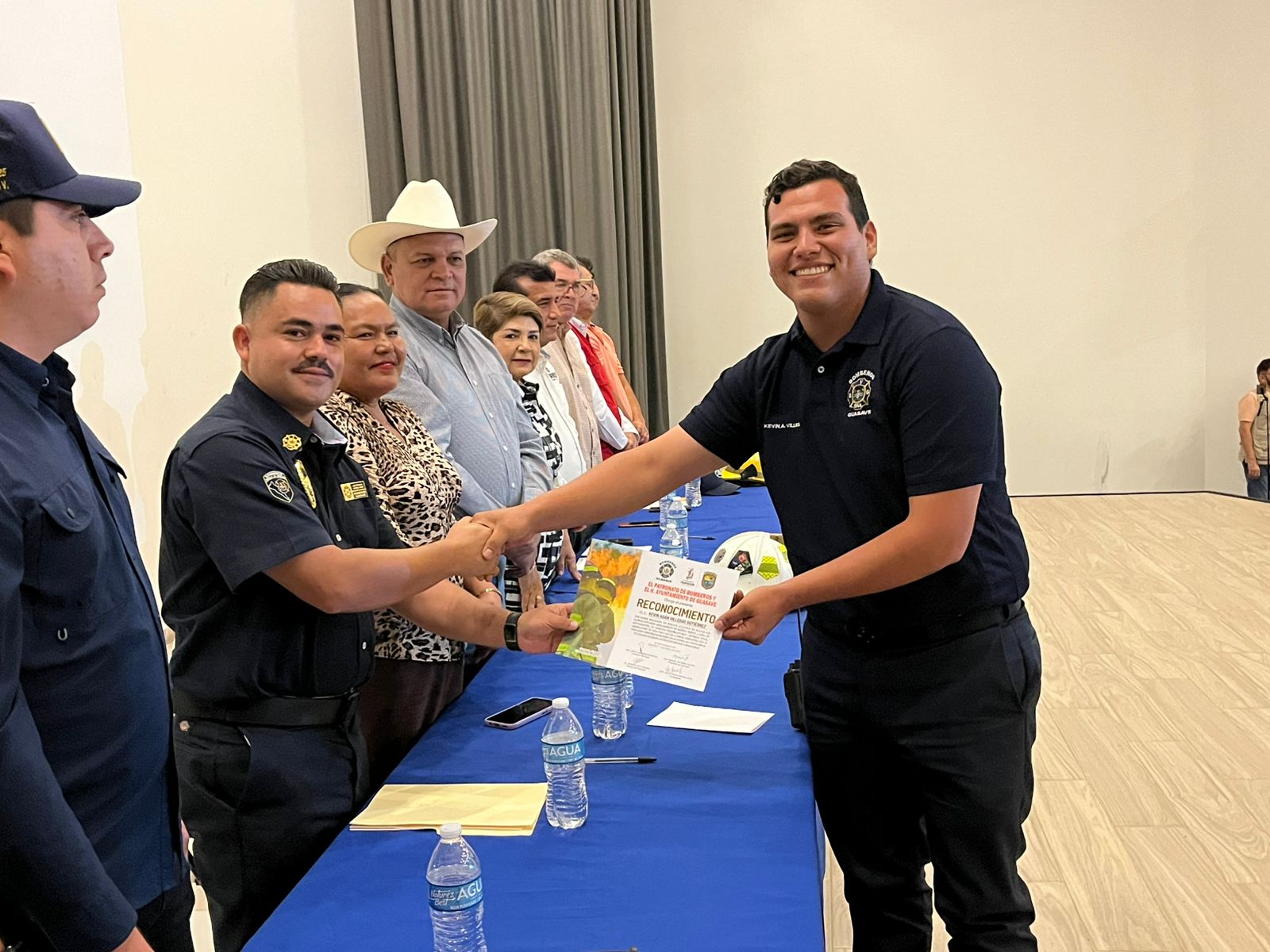 Autoridades de Guasave reconocen labor Bomberos en su día