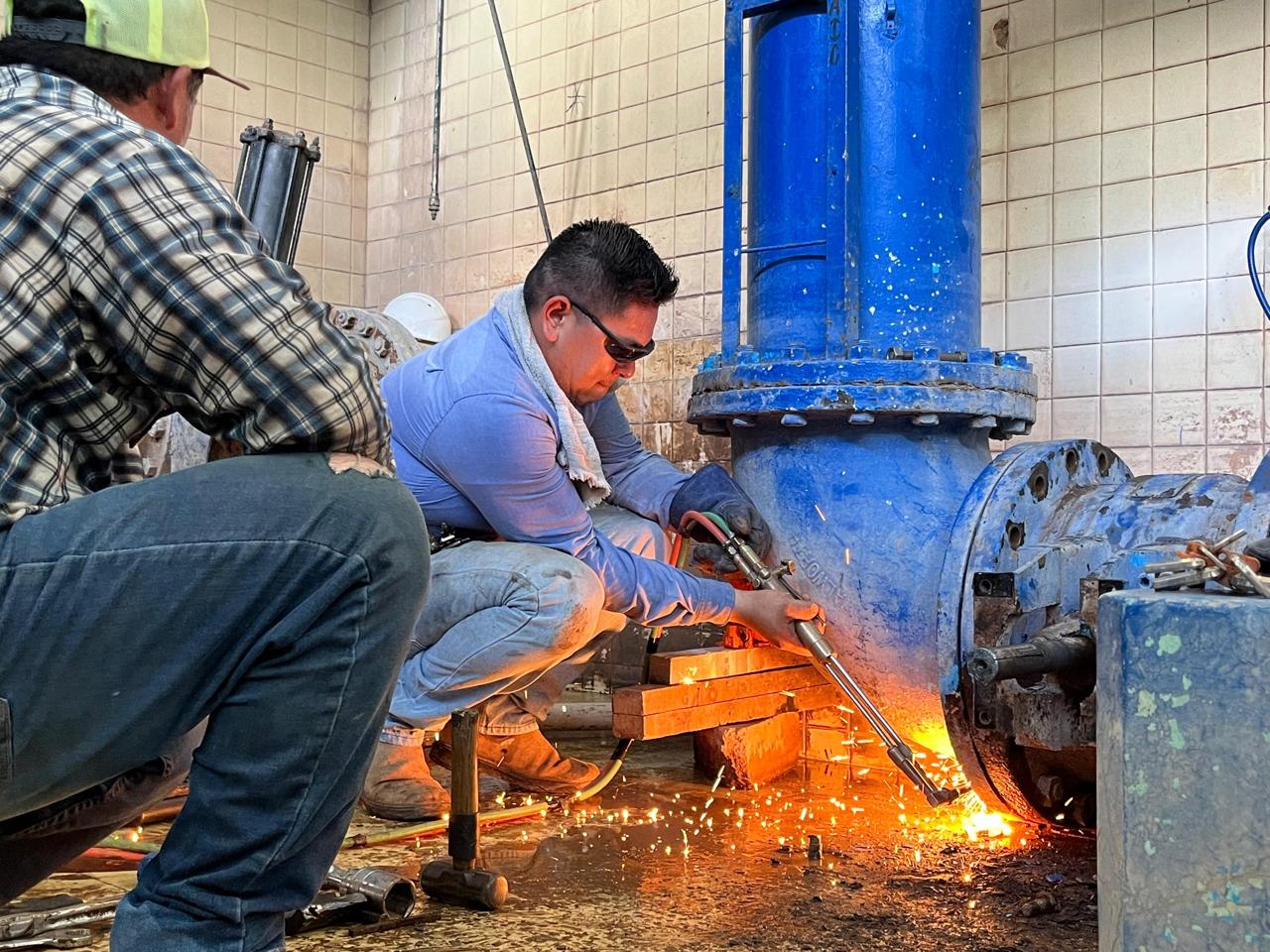 Avanzan trabajos de mantenimiento y modernización de plantas potabilizadoras en Ahome