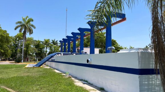 Falla en planta potabilizadora reduce presión del agua en el sur de Los Mochis; reparación podría prolongarse hasta el lunes
