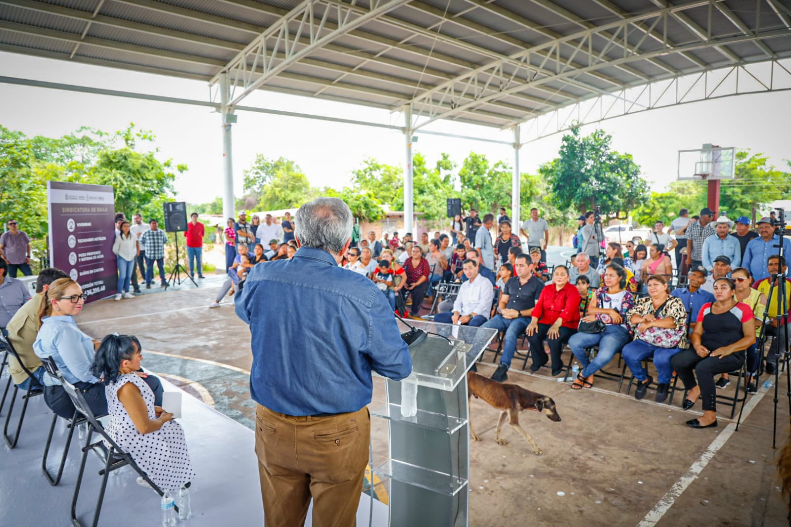 Baila recibe obras en manos del gobernador Rocha y alcalde Gámez