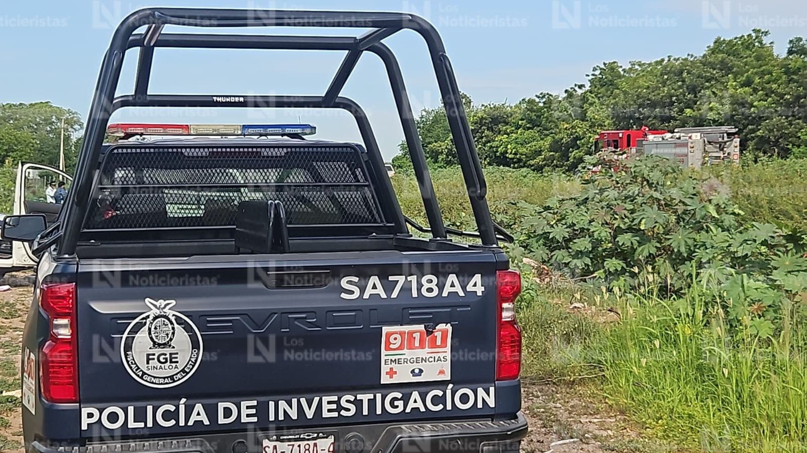 Cae automóvil al Canal 7 no hay heridos