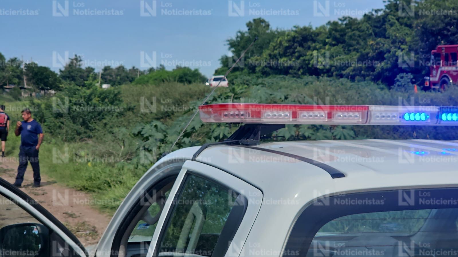 Cae automóvil al Canal 7 no hay heridos