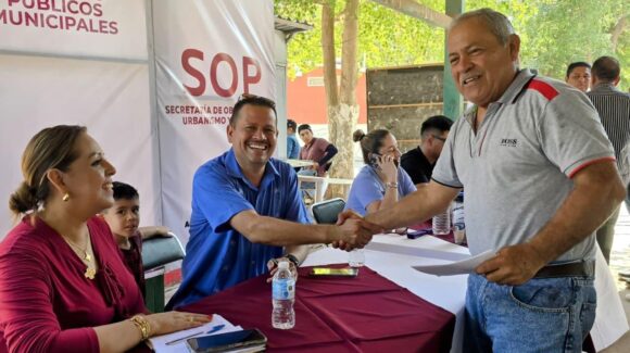 Vecinos de Bachomobampo 2, en Ahome reciben beneficios de la Caravana del Bienestar