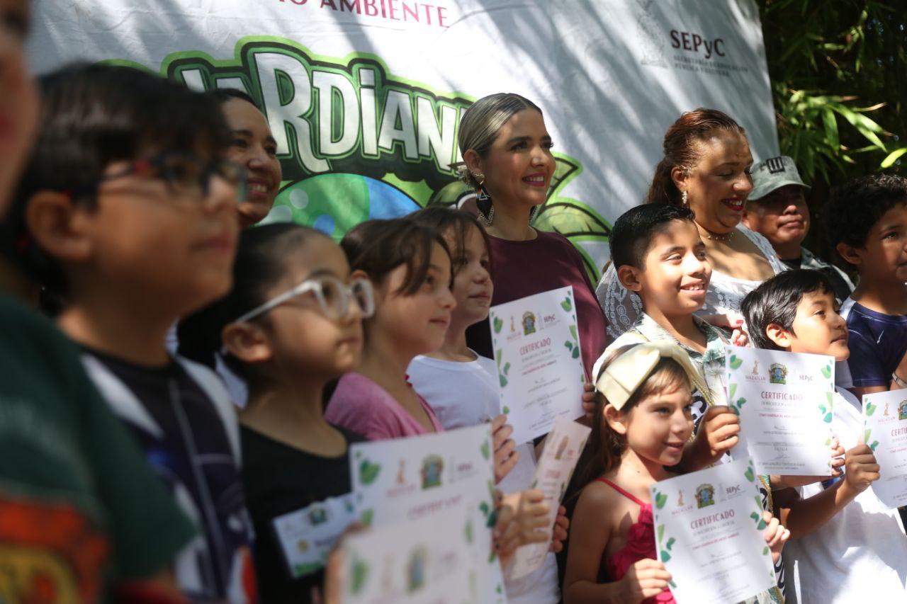 Clausura Estrella Palacios el campamento Verano con los Guardianes en Mazatlán