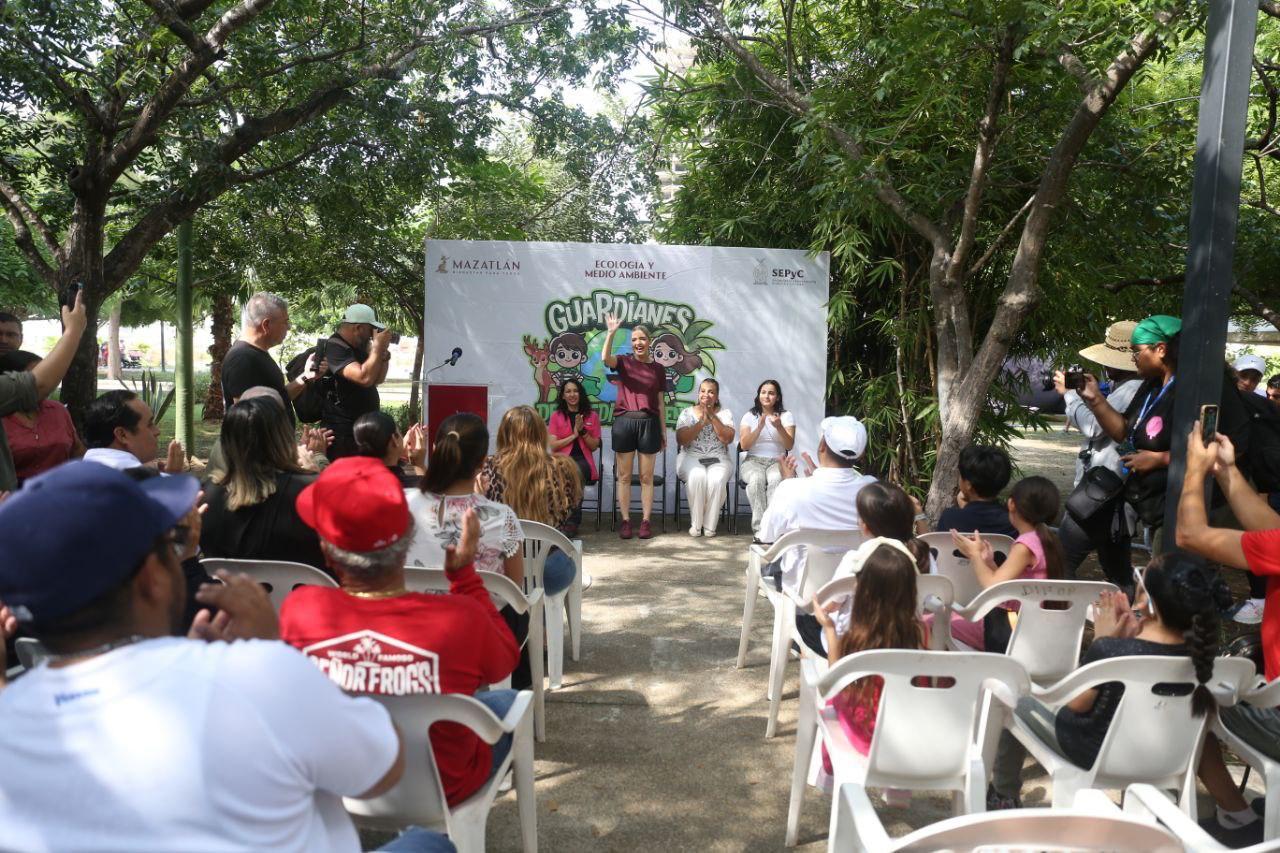 Clausura Estrella Palacios el campamento Verano con los Guardianes en Mazatlán