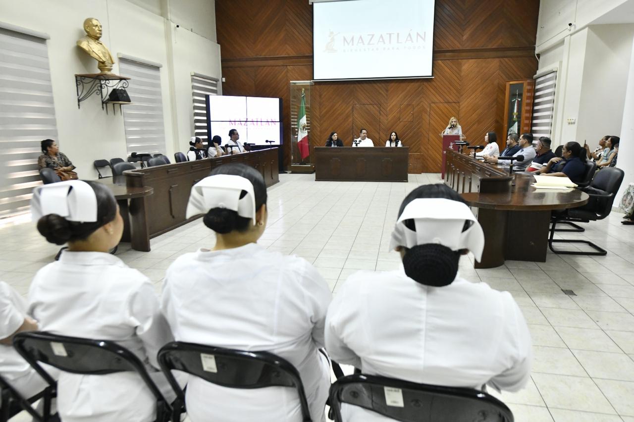 Culminan su servicio social 26 pasantes de la salud en el Hospitalito de la Juárez en Mazatlán