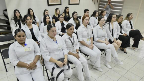 Culminan su servicio social 26 pasantes de la salud en el Hospitalito de la Juárez en Mazatlán