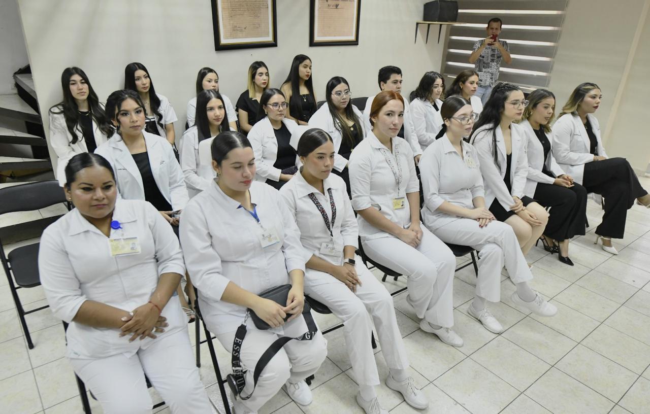 Culminan su servicio social 26 pasantes de la salud en el Hospitalito de la Juárez en Mazatlán