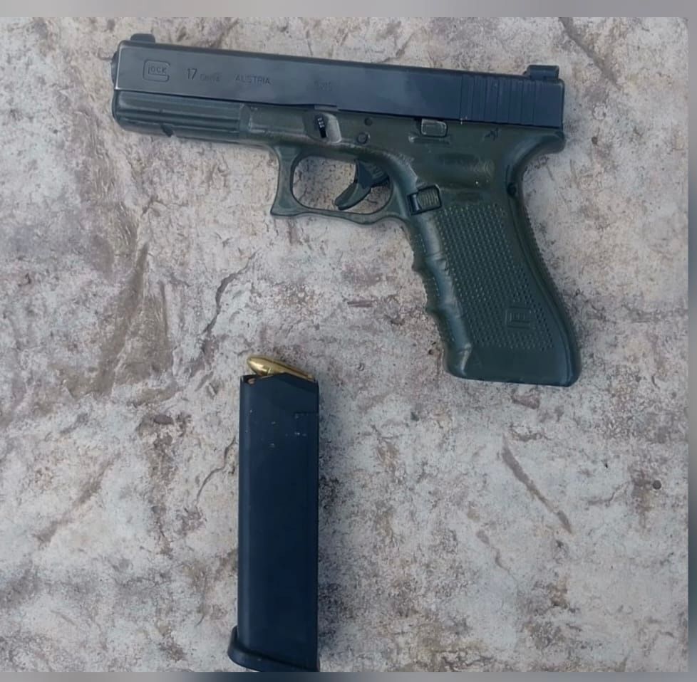 Detienen a dos civiles con armas de fuego y municiones en Culiacán
