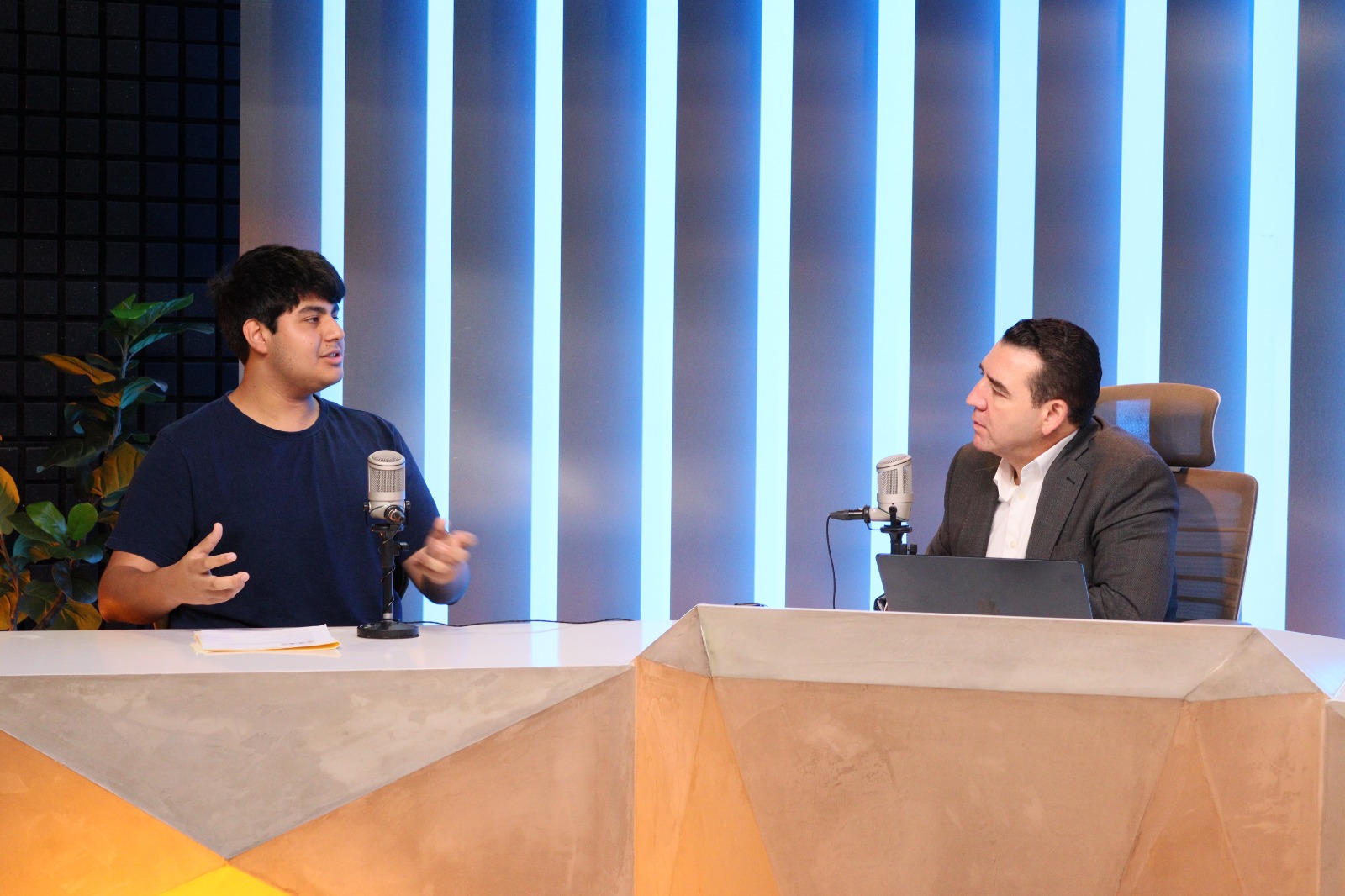 Diego Ángel Martínez, integrante de la Selección Mexicana de Física, busca el apoyo de la ciudadanía para viajar a República Dominicana