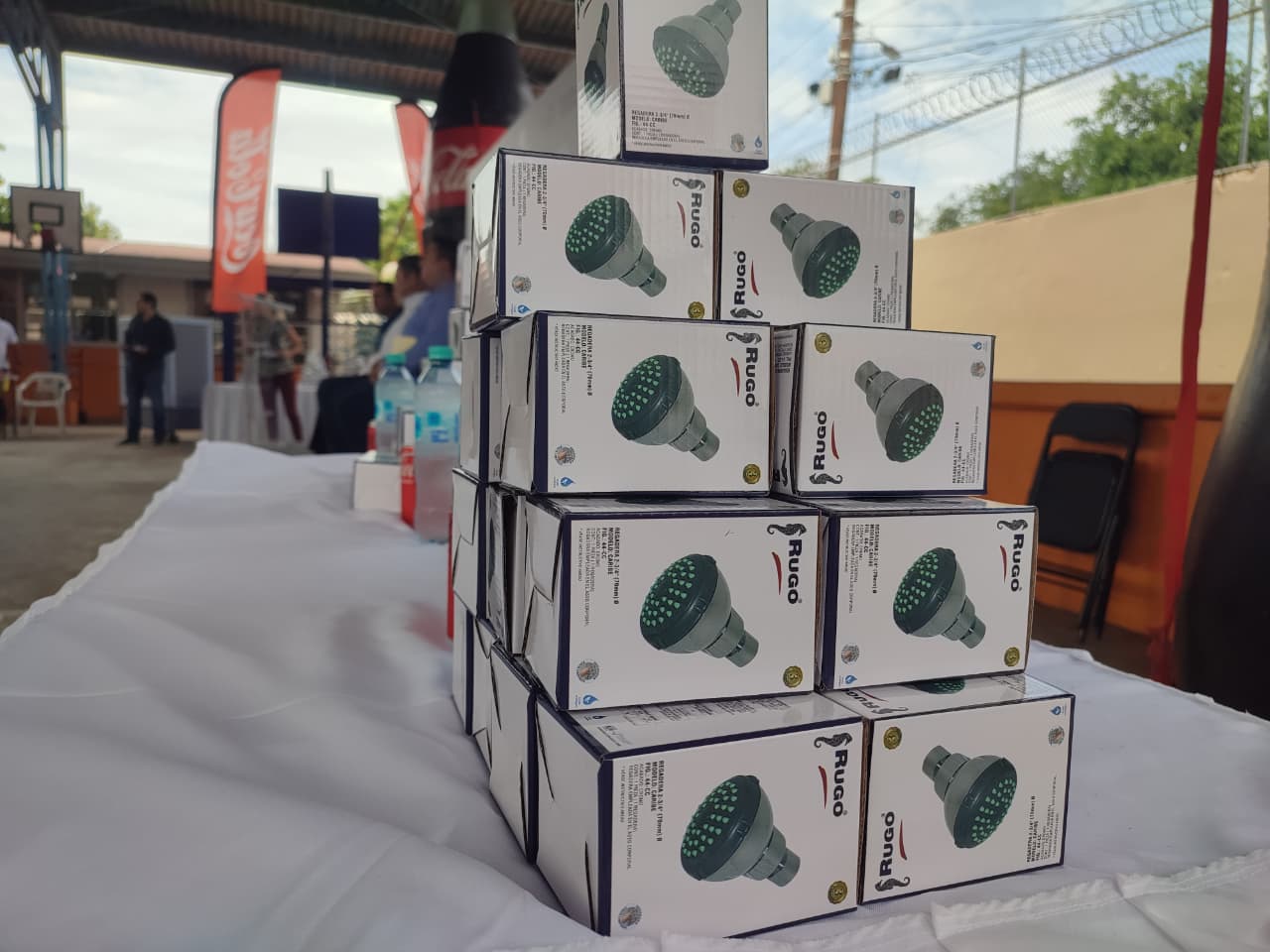 Donan al Gobierno de Mazatlán 1,500 regaderas ecológicas