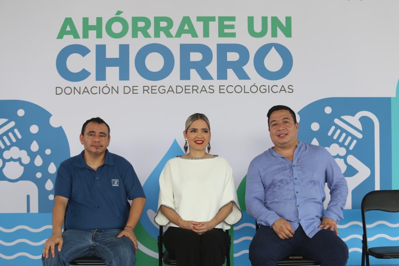 Donan al Gobierno de Mazatlán 1,500 regaderas ecológicas
