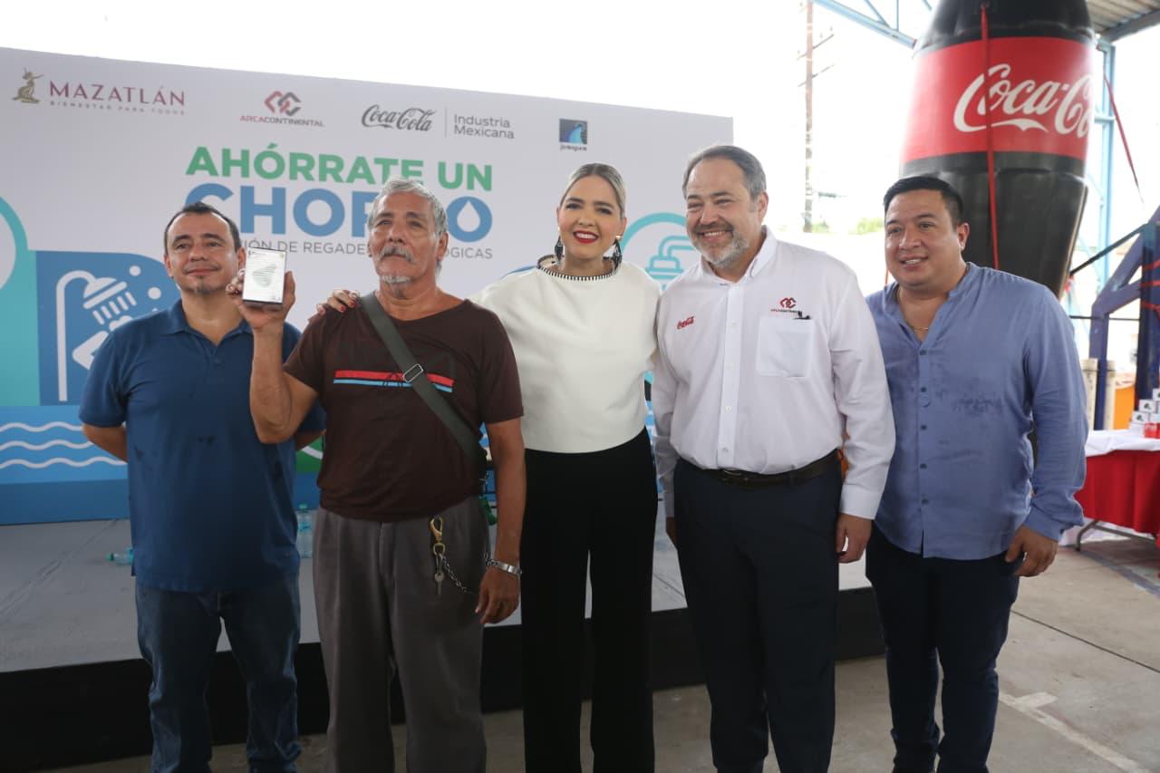 Donan al Gobierno de Mazatlán 1,500 regaderas ecológicas