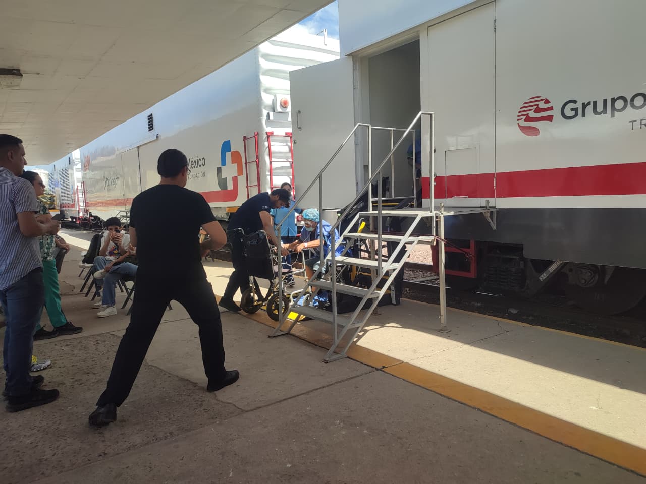 Dr. Vagón ha beneficiado a muchas personas en sur de Sinaloa